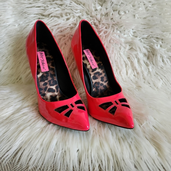 Betsy Johnson Pink Stiletto Pump Size 6.5 Limited Edition - Picture 2 of 11